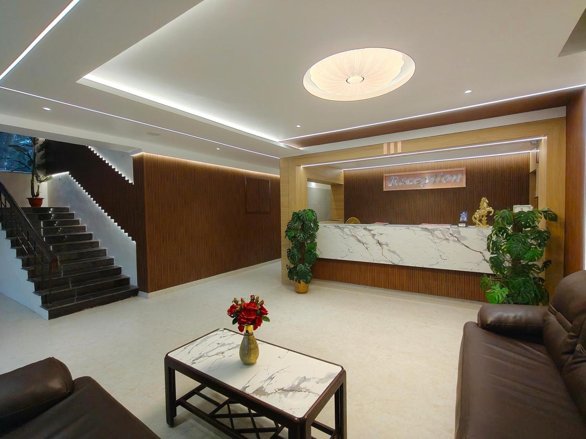 Hotel Seagate Velánganni Kültér fotó